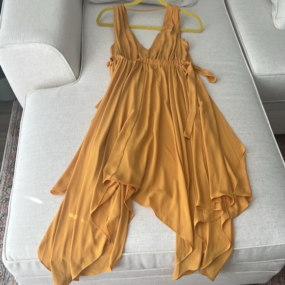BCBGmaxazria yellow handkerchief dress - Picture 5 of 6